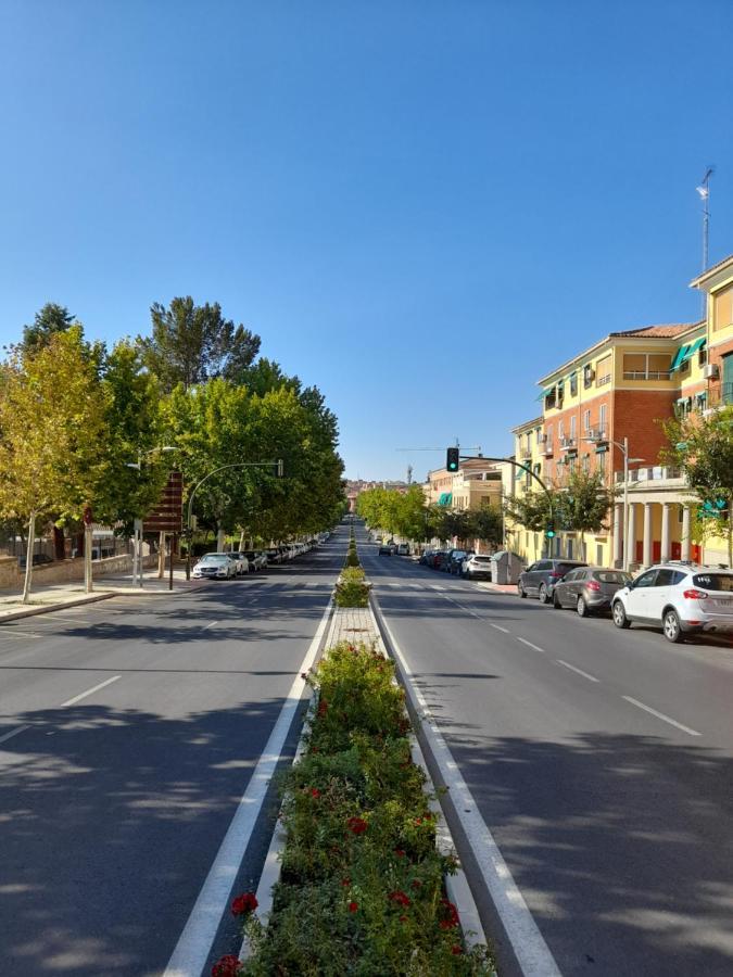 No Fiestas, 5 Dormitorios Solo Familias, Parejas O Trabajo Parking Publico Gratis A 300M Toledo Kültér fotó